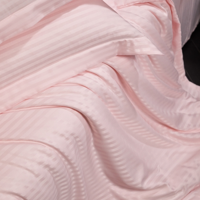 91家纺网 家纺一手货源 找家纺 绒世界 绒世界 2025新款四季款高端贡缎条纹水洗真丝四件套 香芋粉