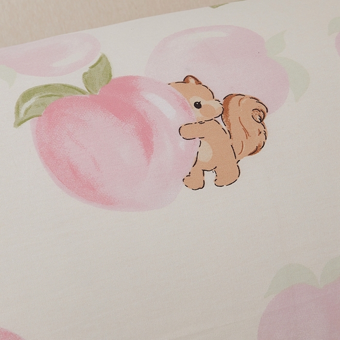 91家纺网 家纺一手货源 找家纺 翎盈家纺 2025新款纯棉小清新双人枕套 蜜桃松鼠