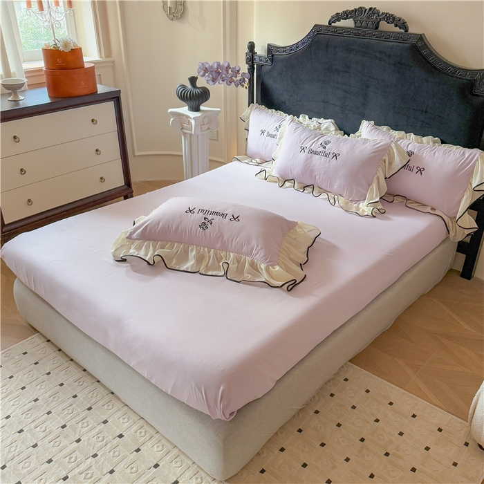 91家纺网 家纺一手货源 找家纺 富盛家纺 2025新款水洗亲肤棉刺绣床裙款四件套公主风四件套 茹意—紫