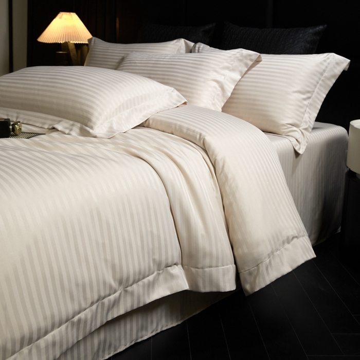 91家纺网 家纺一手货源 找家纺 绒世界 绒世界 2025新款四季款高端贡缎条纹水洗真丝四件套 香槟金