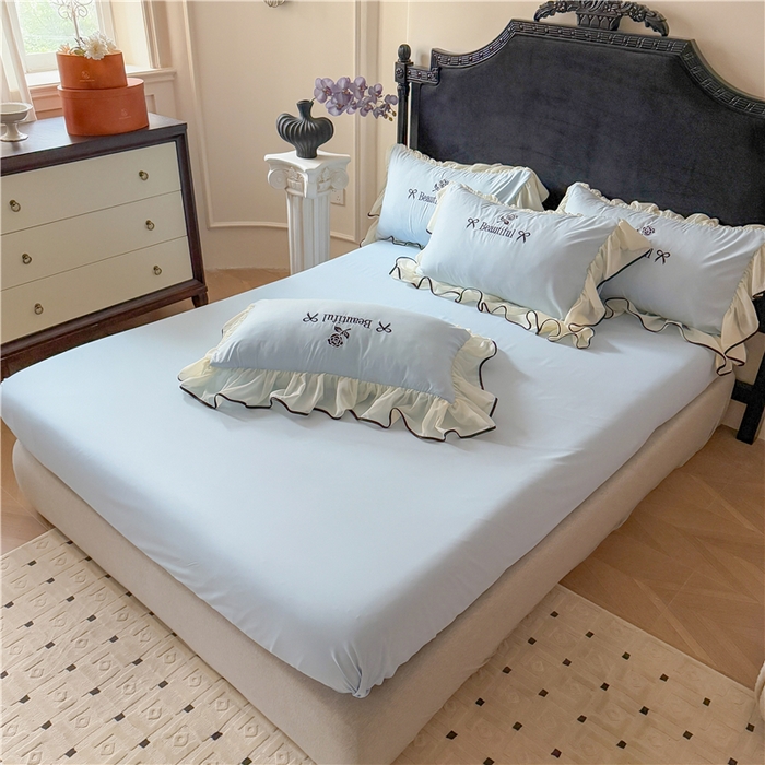 91家纺网 家纺一手货源 找家纺 富盛家纺 2025新款水洗亲肤棉刺绣床裙款四件套公主风四件套 茹意—蓝