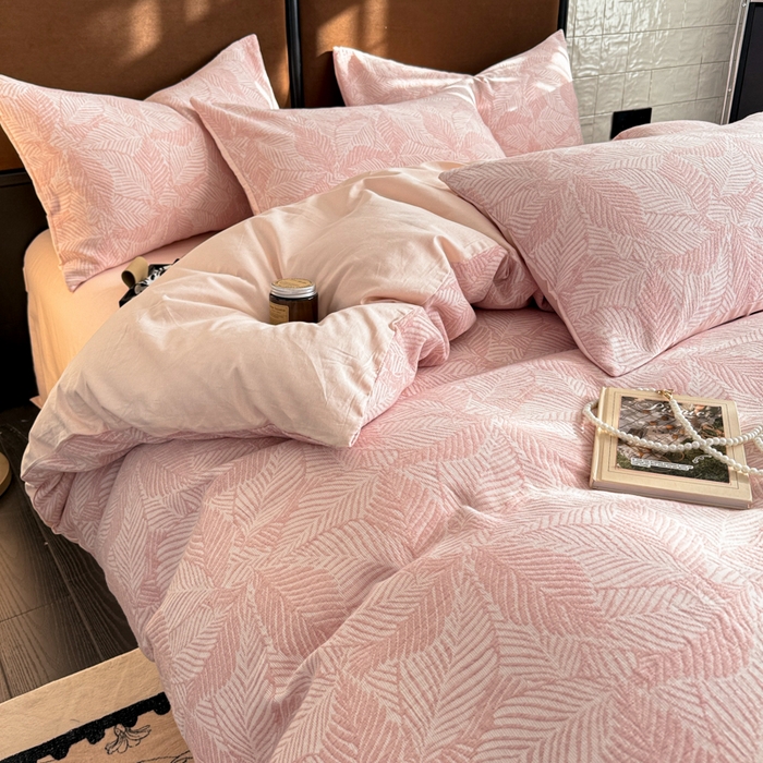 91家纺网 家纺一手货源 找家纺 眠博士2025新款AB版简约时尚A类全棉三层纱系列单被套 三层纱-幸运叶-粉