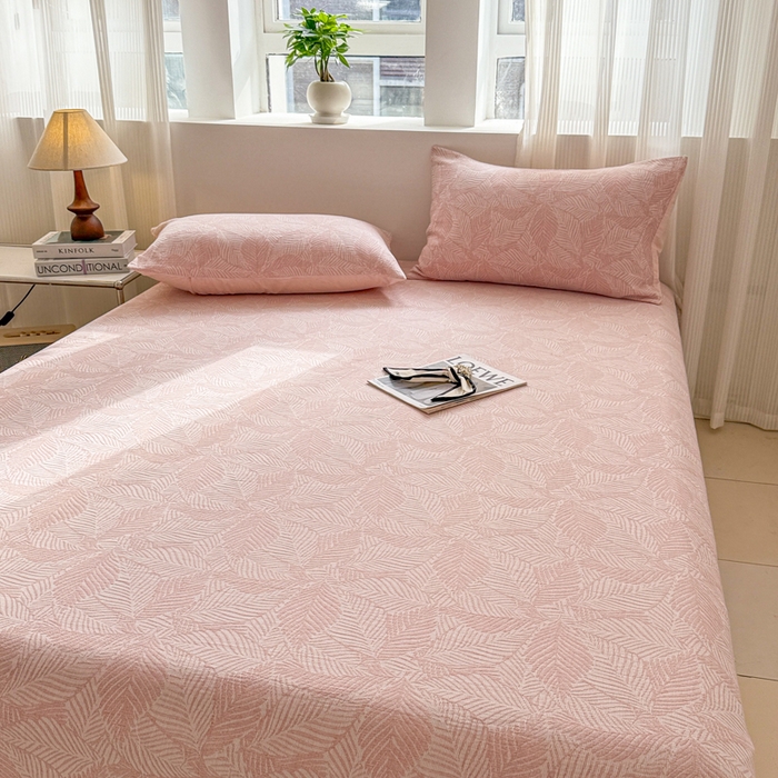 91家纺网 家纺一手货源 找家纺 眠博士 2025新款AB版简约时尚A类全棉三层纱系列单床笠 三层纱单床笠-幸运叶-粉