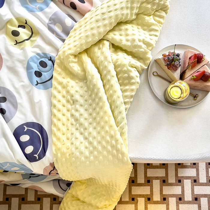 91家纺网 家纺一手货源 找家纺 绒梦里 2025新款儿童卡通系列A类凉感冰豆豆夏被 快乐笑脸