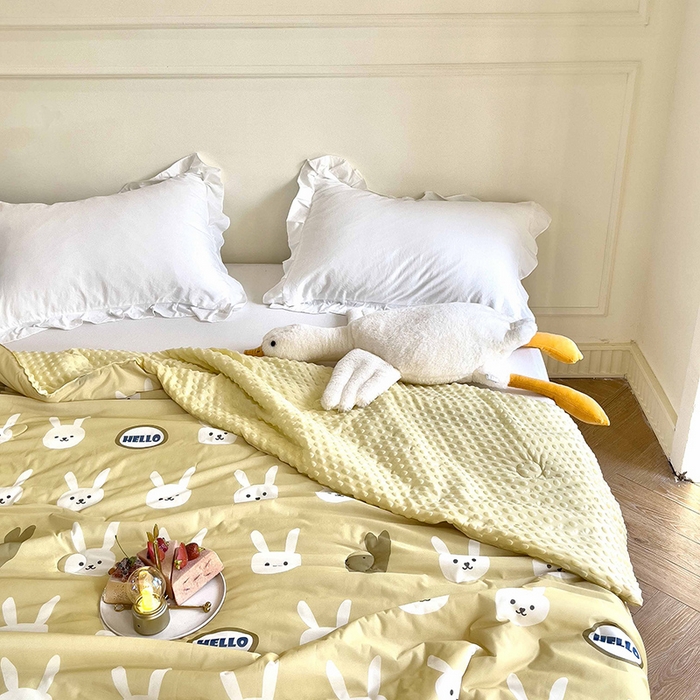91家纺网 家纺一手货源 找家纺 绒梦里 2025新款儿童卡通系列A类凉感冰豆豆夏被 HELLO兔