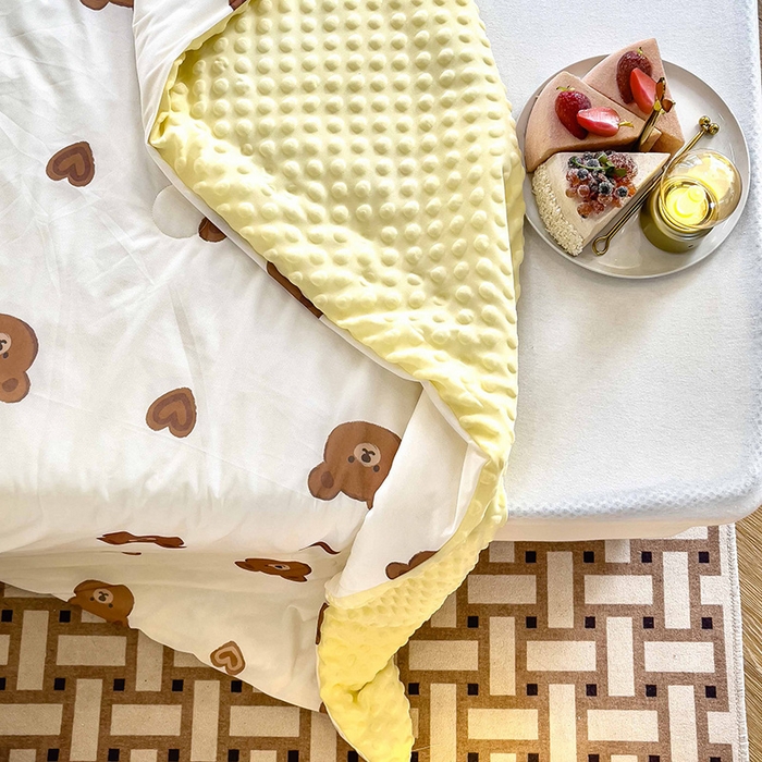 91家纺网 家纺一手货源 找家纺 绒梦里 2025新款儿童卡通系列A类凉感冰豆豆夏被 爱心熊