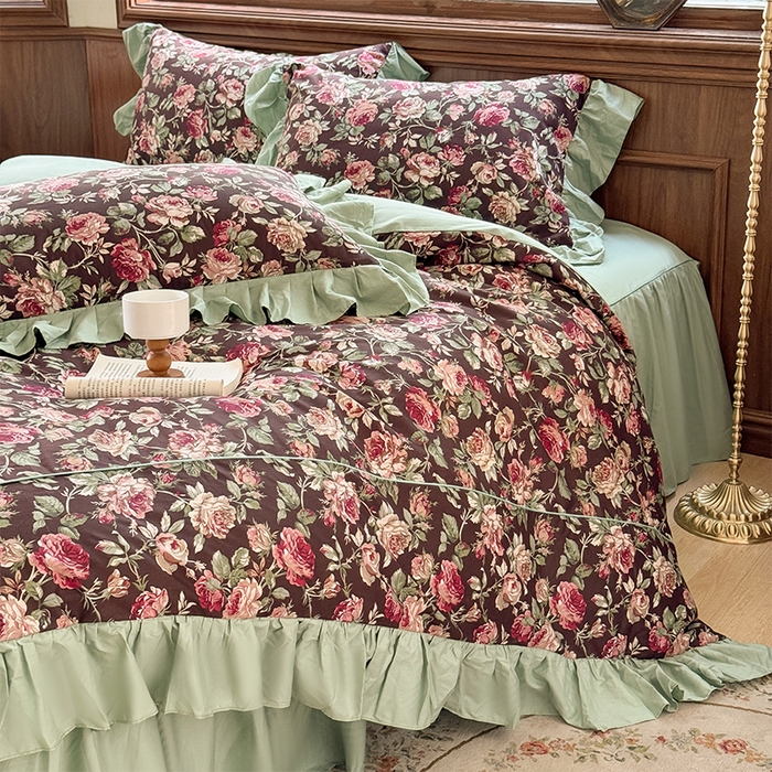 91家纺网 家纺一手货源 找家纺 胜权家纺 2025新款全棉13372法式床裙款活性印花四件套 莫妮卡-湖绿