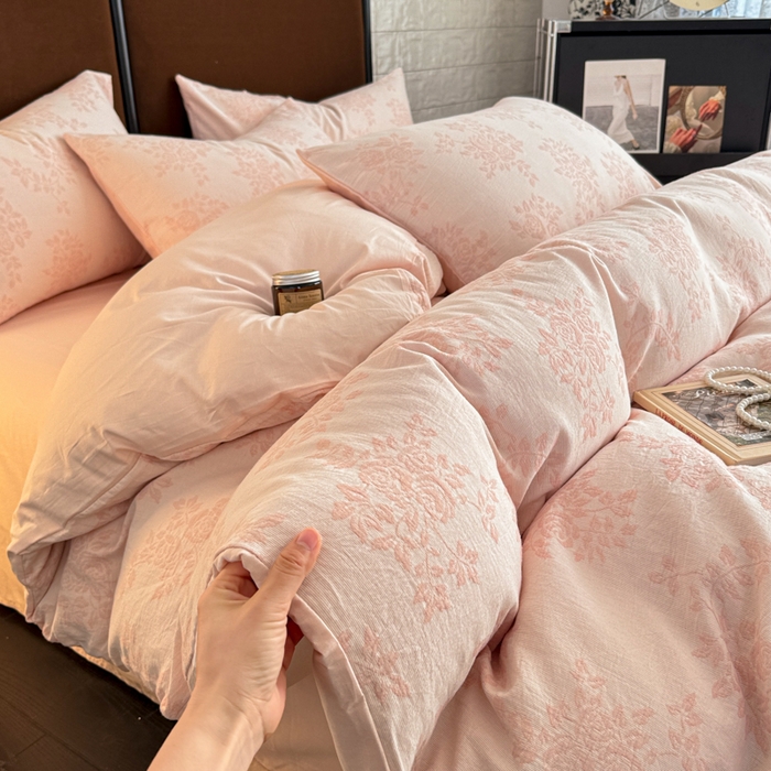 91家纺网 家纺一手货源 找家纺 眠博士 2025新款AB版简约时尚A类全棉三层纱系列四件套 三层纱-玫瑰花-粉