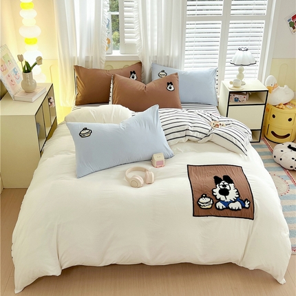 91家纺网 家纺一手货源 找家纺 2025新款立体毛巾绣四件套 汉堡狗狗