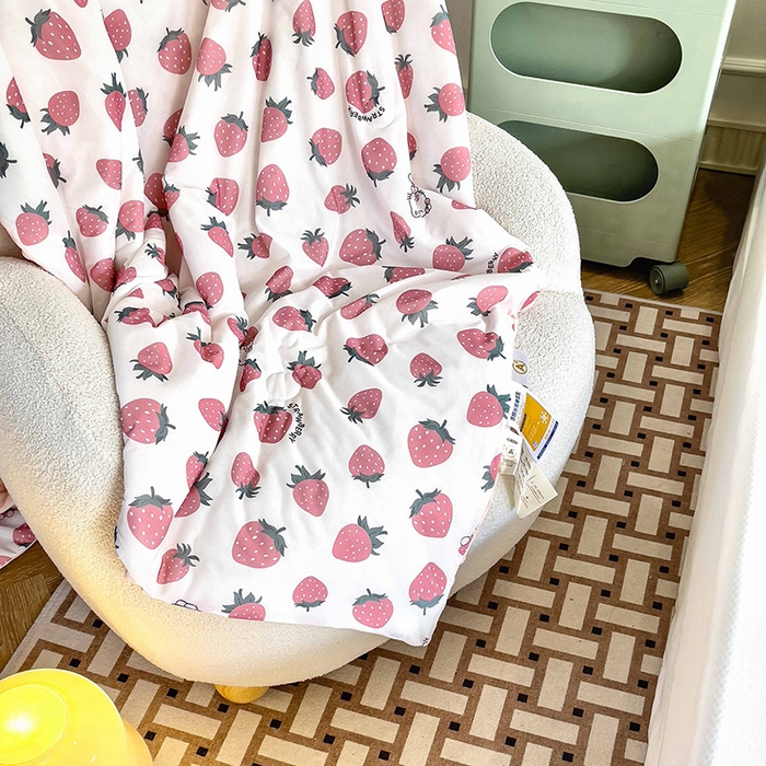 91家纺网 家纺一手货源 找家纺 绒梦里 2025新款儿童卡通系列A类凉感冰豆豆夏被 草莓控