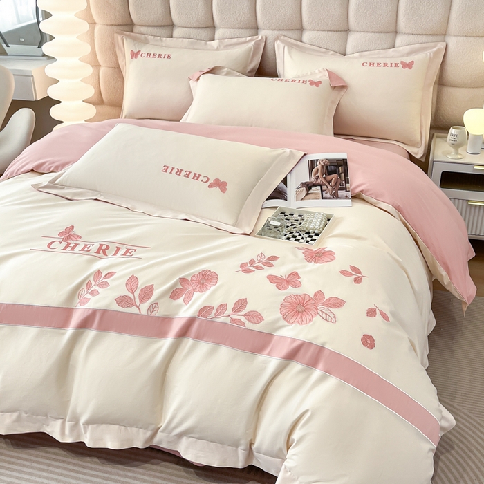 91家纺网 家纺一手货源 找家纺 桃园 2025新款洛芙琳系列纯棉全棉长绒棉刺绣绣花四件套(高端礼盒) 洛芙琳白粉