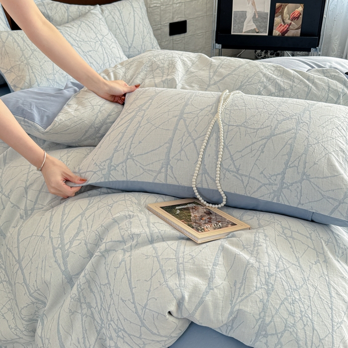 91家纺网 家纺一手货源 找家纺 眠博士2025新款AB版简约时尚A类全棉三层纱系列单被套 三层纱-春枝-蓝