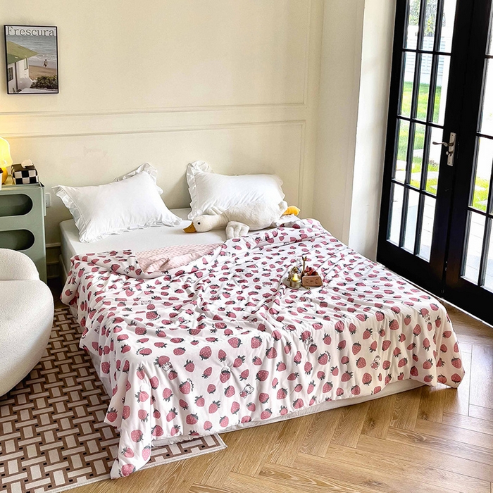 91家纺网 家纺一手货源 找家纺 绒梦里 2025新款儿童卡通系列A类凉感冰豆豆夏被 草莓控