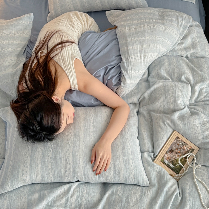 91家纺网 家纺一手货源 找家纺 眠博士2025新款AB版简约时尚A类全棉三层纱系列单被套 三层纱-时光-蓝