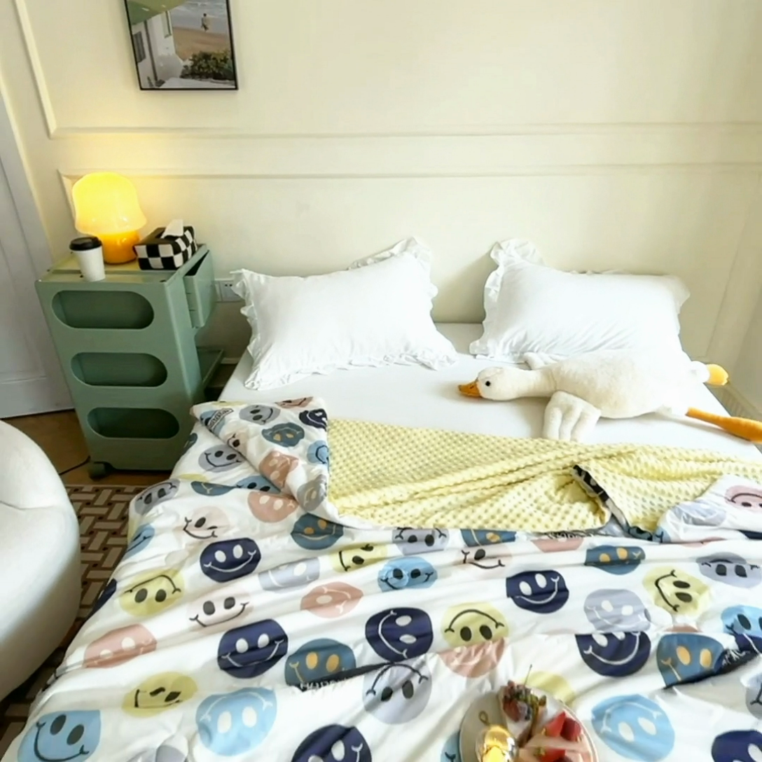 91家纺网 家纺一手货源 找家纺 绒梦里 2025新款儿童卡通系列A类凉感冰豆豆夏被 快乐笑脸