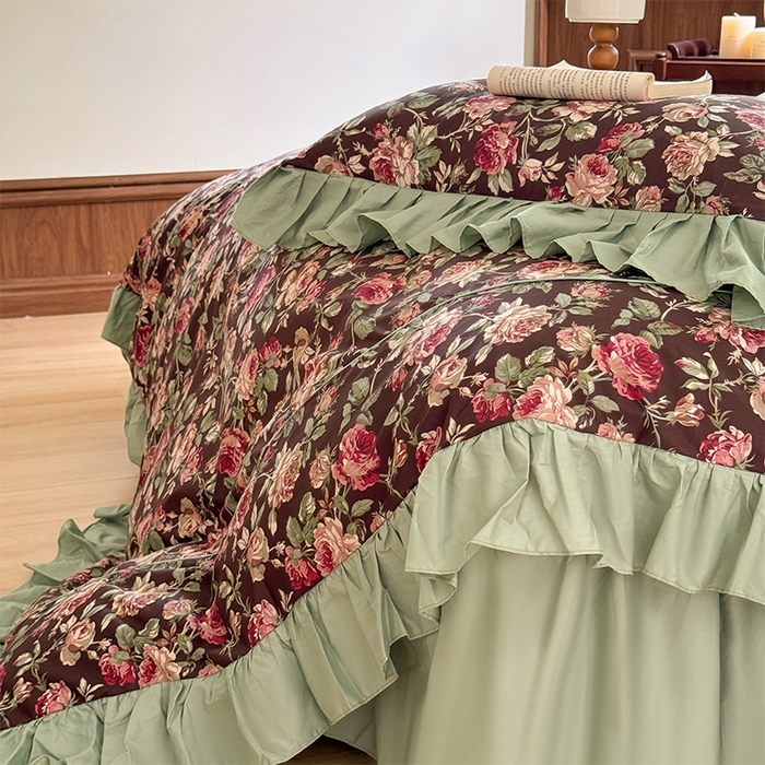 91家纺网 家纺一手货源 找家纺 胜权家纺 2025新款全棉13372法式床裙款活性印花四件套 莫妮卡-湖绿