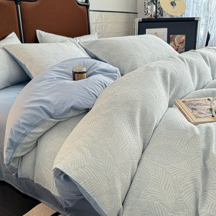 91家纺网 家纺一手货源 找家纺 眠博士 2025新款AB版简约时尚A类全棉三层纱系列四件套 三层纱-幸运叶-蓝