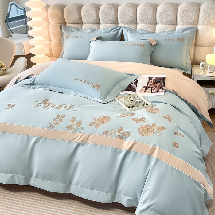 91家纺网 家纺一手货源 找家纺 桃园 2025新款洛芙琳系列纯棉全棉长绒棉刺绣绣花四件套(高端礼盒) 洛芙琳飘蓝