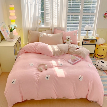 91家纺网 家纺一手货源 找家纺 2025新款立体毛巾绣四件套 可爱兔兔