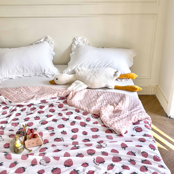 91家纺网 家纺一手货源 找家纺 绒梦里 2025新款儿童卡通系列A类凉感冰豆豆夏被 草莓控