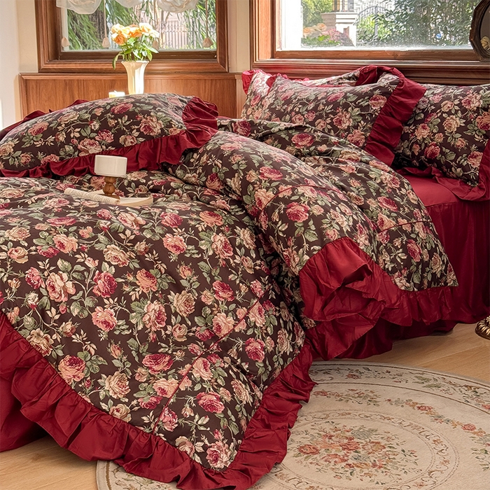 91家纺网 家纺一手货源 找家纺 胜权家纺 2025新款全棉13372法式床裙款活性印花四件套 莫妮卡-酒红