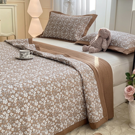 91家纺网 家纺一手货源 找家纺 （总）尊妙被业 2025新款针织棉床盖三件套