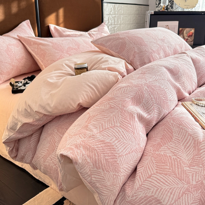 91家纺网 家纺一手货源 找家纺 眠博士2025新款AB版简约时尚A类全棉三层纱系列单被套 三层纱-幸运叶-粉