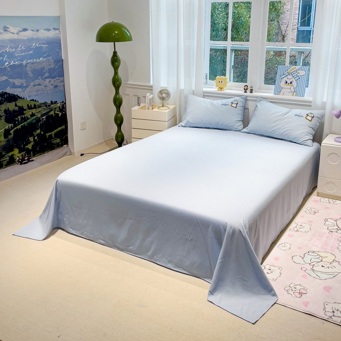 91家纺网 家纺一手货源 找家纺 梦之岛 2025新款多巴胺云朵棉可爱毛巾绣四件套 快乐企鹅-蓝