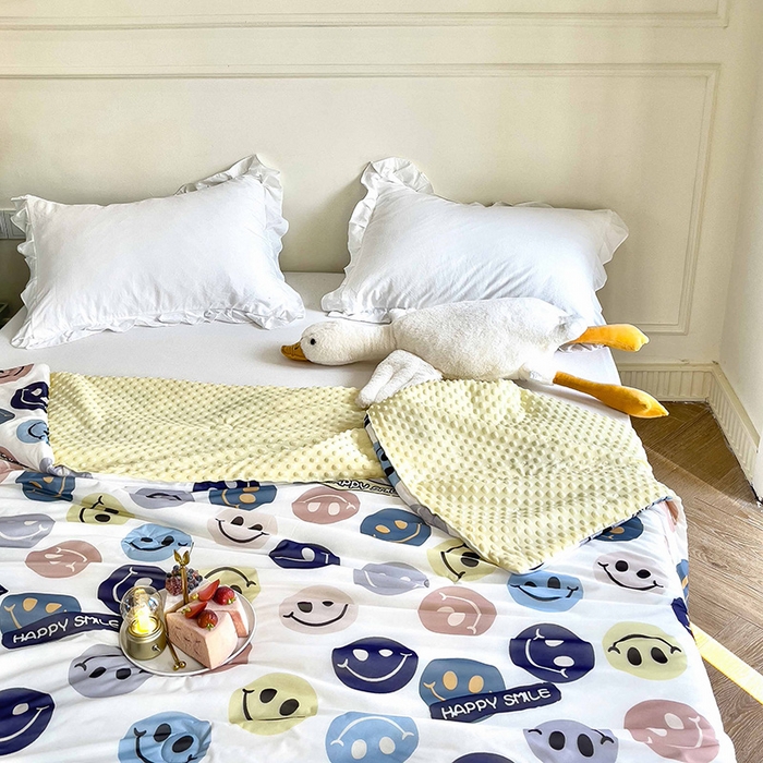 91家纺网 家纺一手货源 找家纺 绒梦里 2025新款儿童卡通系列A类凉感冰豆豆夏被 快乐笑脸