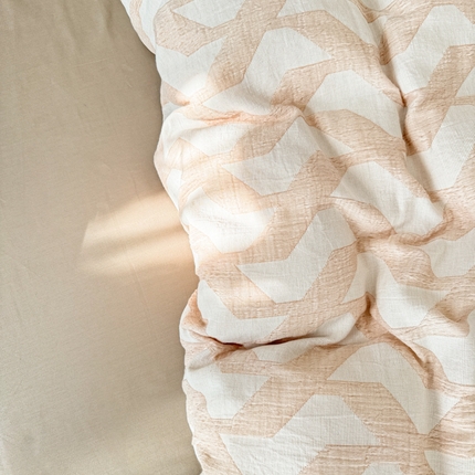 91家纺网 家纺一手货源 找家纺 眠博士2025新款AB版简约时尚A类全棉三层纱系列单被套 三层纱-慕斯-杏