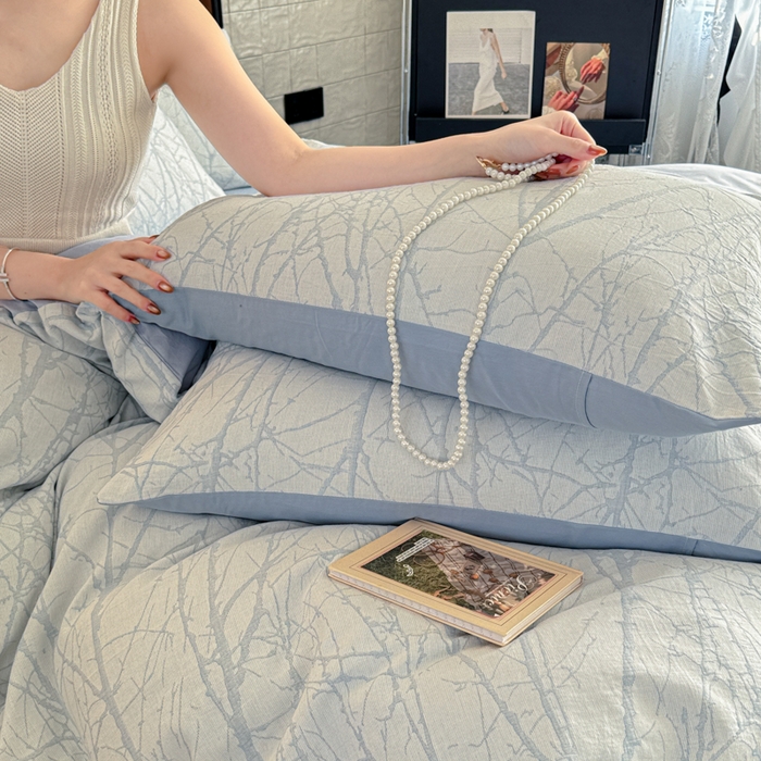 91家纺网 家纺一手货源 找家纺 眠博士2025新款AB版简约时尚A类全棉三层纱系列单被套 三层纱-春枝-蓝