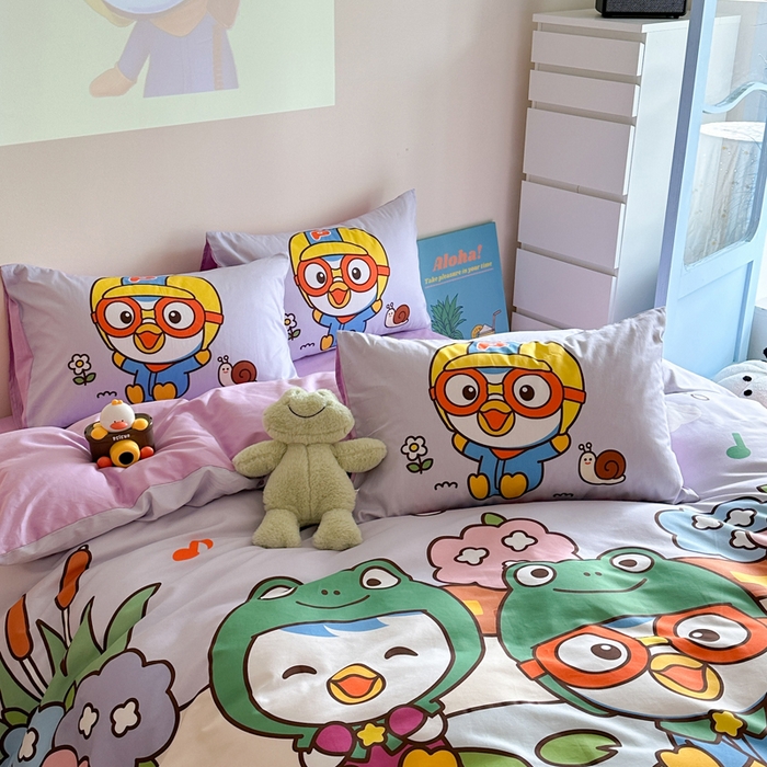 91家纺网 家纺一手货源 找家纺 金爱家 2025新款波乐乐系列纯棉数码印花系列四件套 波乐乐-欢乐时光