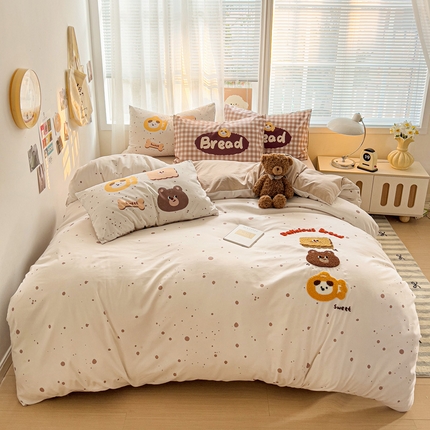 91家纺网 家纺一手货源 找家纺 格真 2025新款亲肤舒适云朵棉毛巾绣四件套 饼干熊