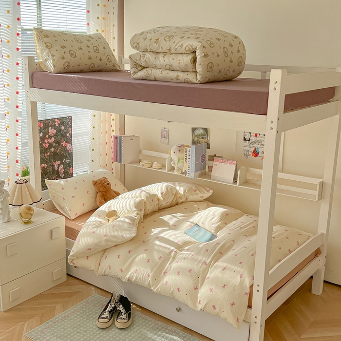 91家纺网 家纺一手货源 找家纺 韩巢家纺 2025新款云感双层纱超柔裸睡级学生宿舍上下铺床单被套三件套-（提供卖家秀） 粉相思