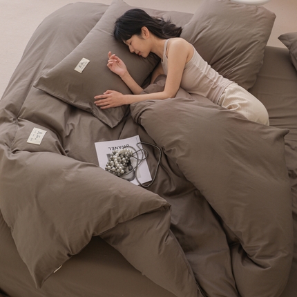 眠博士 2025新款高支高密全棉双拼40支纯色四件套场景二 全棉拼色-春泥色