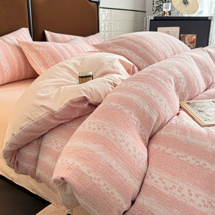 91家纺网 家纺一手货源 找家纺 眠博士 2025新款AB版简约时尚A类全棉三层纱系列四件套 三层纱-时光 粉