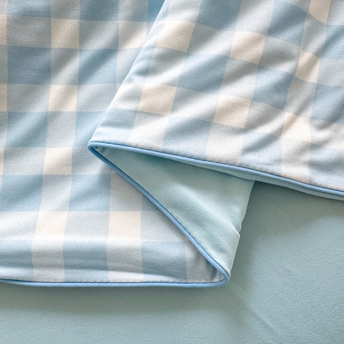 91家纺网 家纺一手货源 找家纺 星期八 2025新款针织棉夏被四件套 茄子小熊