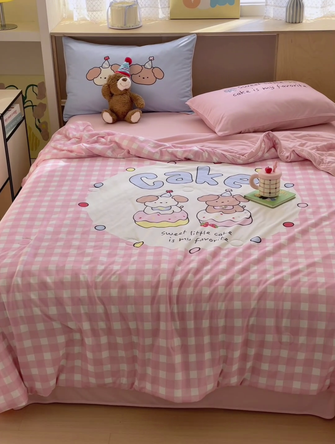 91家纺网 家纺一手货源 找家纺 星期八 2025新款针织棉夏被四件套 小狗蛋糕