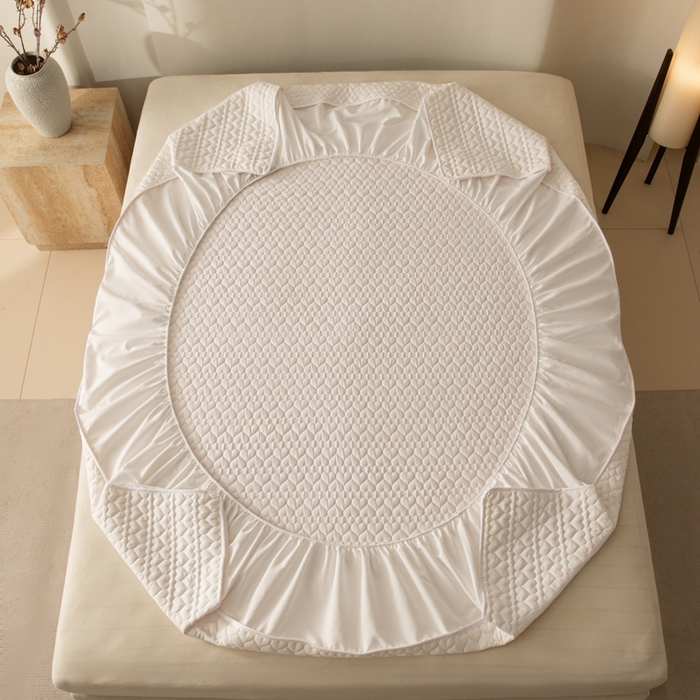 91家纺网 家纺一手货源 找家纺 优悦生活馆 2025新款亲肤水洗棉夹棉防水床笠 桃心-白