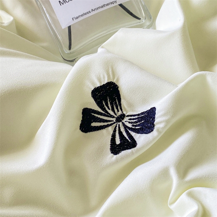 91家纺网 家纺一手货源 找家纺 庭笙 2025新款小香风满版刺绣蝴蝶小清新四件套—黑巧可可 奶油白