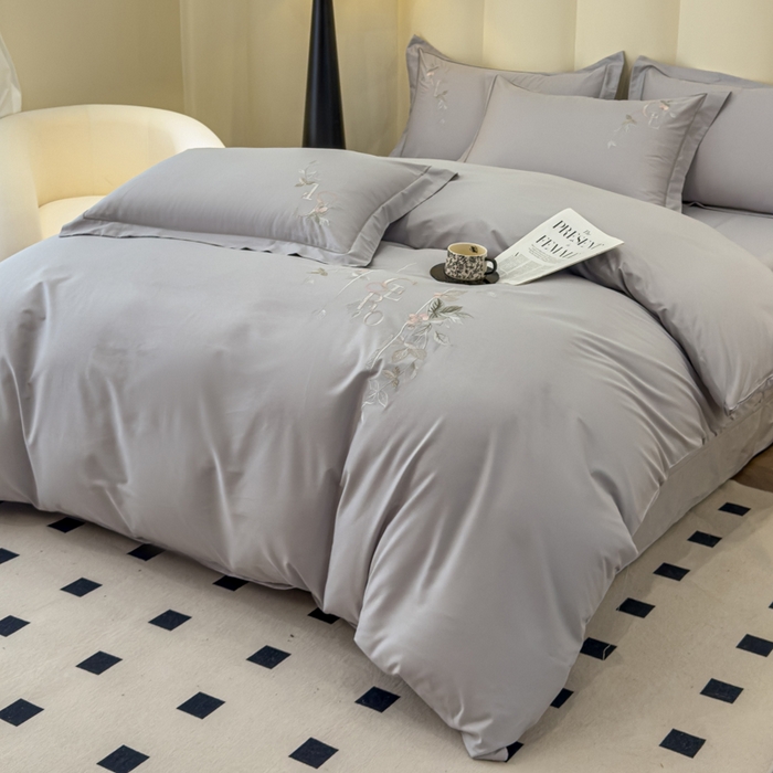 91家纺网 家纺一手货源 找家纺 U品汇 2025新款纯棉全棉长绒棉刺绣绣花高端礼盒四件套-夏瑾系列 夏瑾-亮银灰