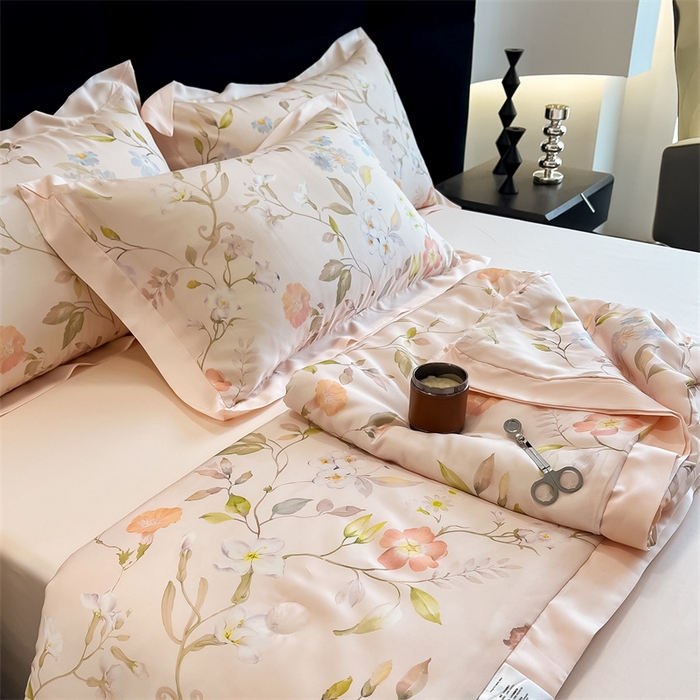 91家纺网 家纺一手货源 找家纺 朵希曼2025新款50天丝宽边夏被和夏被四件套系列 清风漫舞 浅粉