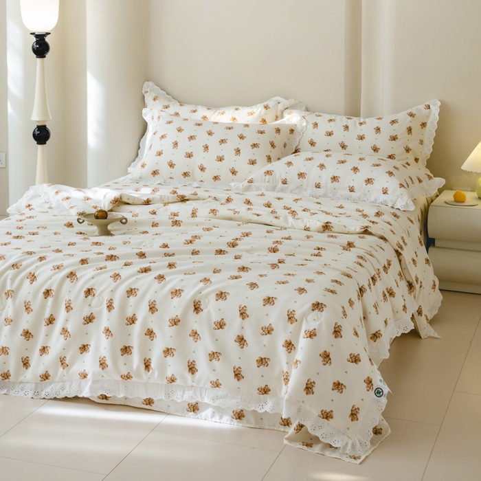 91家纺网 家纺一手货源 找家纺 绒世界 绒世界 2025新款双层纱韩版印花夏被四件套 小熊
