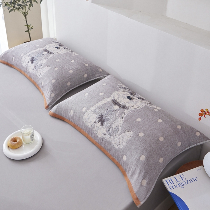 91家纺网 家纺一手货源 找家纺 爱港家纺 2025新款全棉纱布-萌宠治愈系列枕巾 朦胧狗52*75cm