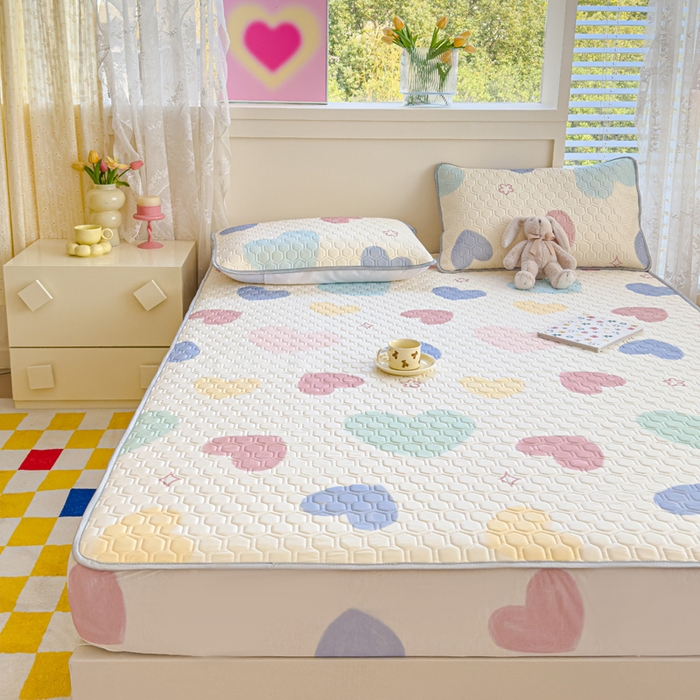 91家纺网 家纺一手货源 找家纺 小萌虎 2025新款凉感丝胶质凉席床笠款 爱心