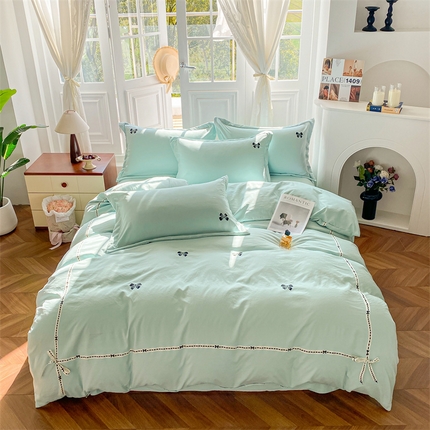 91家纺网 家纺一手货源 找家纺 庭笙 2025新款小香风满版刺绣蝴蝶小清新四件套—黑巧可可 水绿