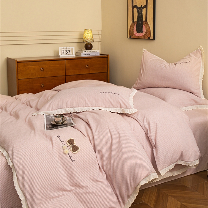 91家纺网 家纺一手货源 找家纺 （总）庭笙 2025新款无印.色织条纹少女韩式小花边简约条纹四件套