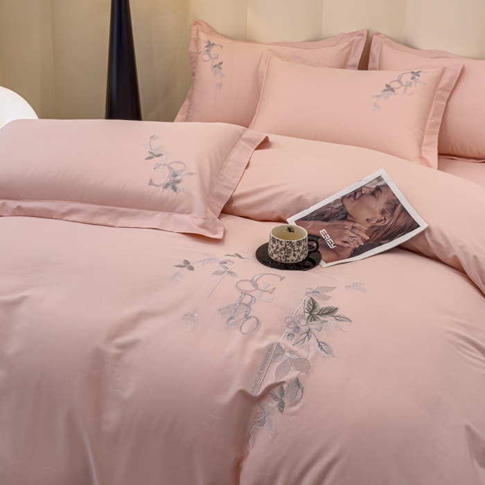 91家纺网 家纺一手货源 找家纺 U品汇 2025新款纯棉全棉长绒棉刺绣绣花高端礼盒四件套-夏瑾系列 夏瑾-荷花玉