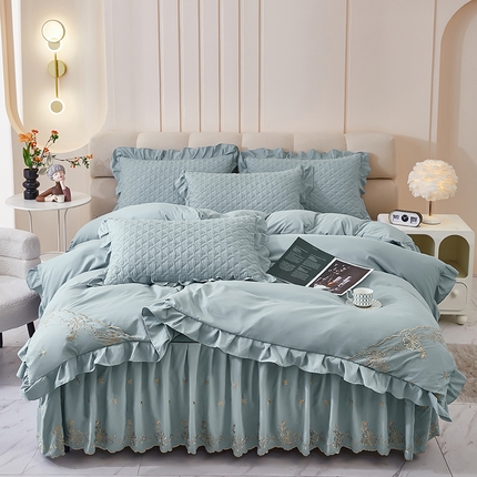 91家纺网 家纺一手货源 找家纺 家之硕家纺 2025新款云朵棉刺绣床裙四件套 明月灰