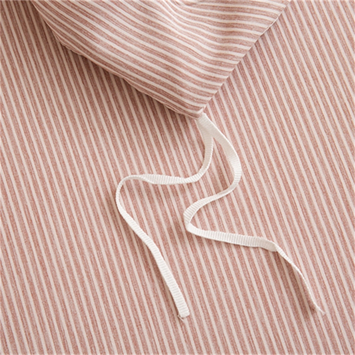 91家纺网 家纺一手货源 找家纺 庭笙 2025新款无印.色织条纹少女韩式小花边简约条纹四件套 色织条纹.咖红